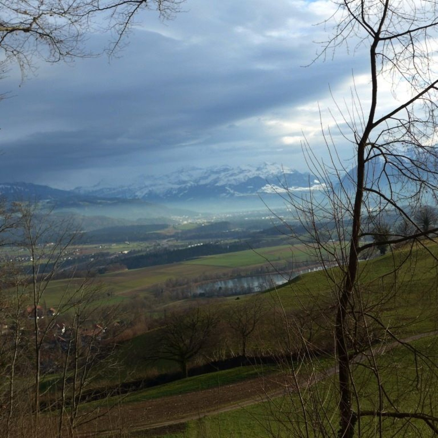 09_ Sicht auf den Gerzensee beim Abstieg